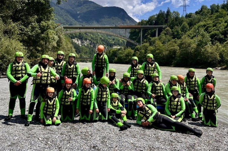 Gruppenbild Rafting Tour Imster Schlucht.