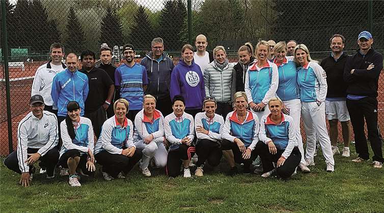 Gruppenbild Spaßturnier 2015.privat