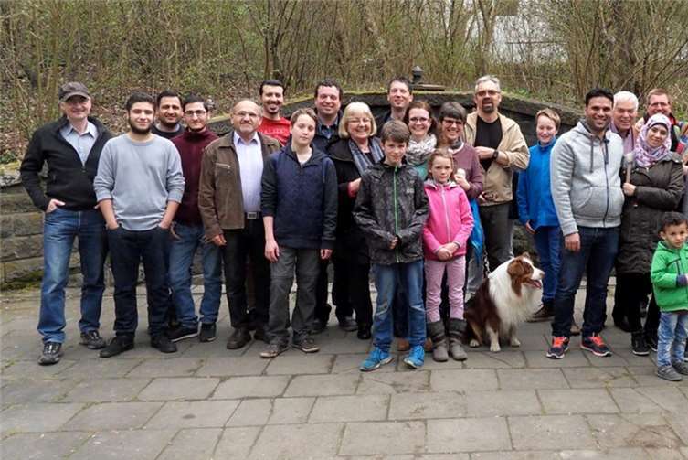 Gruppenbild am Mülheimer Bur.Christina Huth