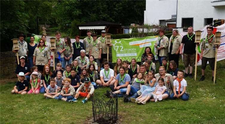 Gruppenbild der Maifeld-Scouts zusammen mit Helfern am Ende der 72h-Aktion. Fotos: privat