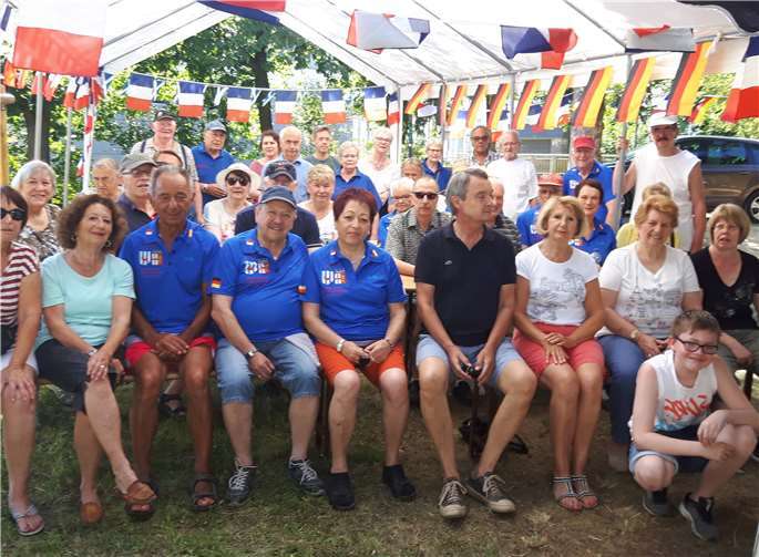 Gruppenbild der Mannschaften.Fotos: privat