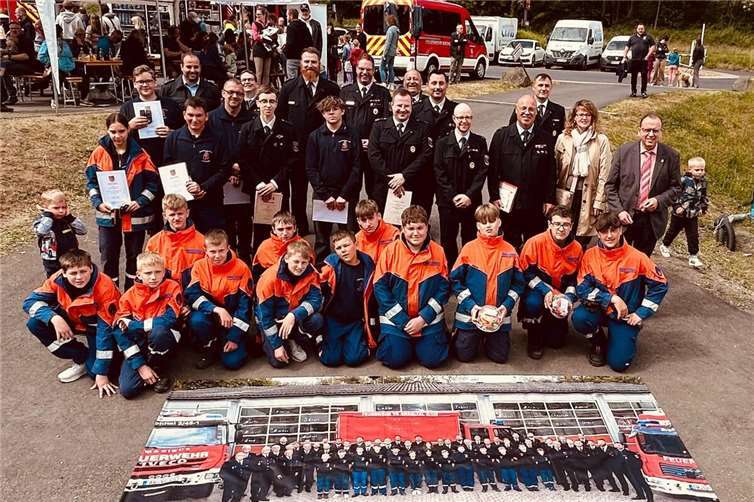 Gruppenbild der Mitglieder der Jugendfeuerwehr Burgbrohl. Fotos: Kreisjugendfeuerwehr Ahrweiler/fd