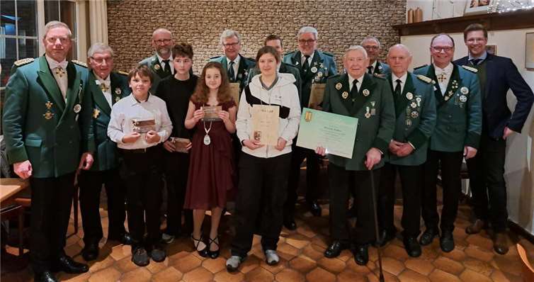Gruppenbild der St. Hubertus Schützenbruderschaft Roßbach.  Foto: Jan Hammer