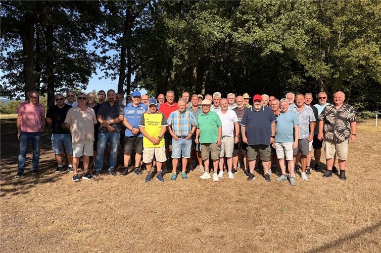 Gruppenbild der ehemaligen Alten Herren des SC Rhein-Ahr Sinzig