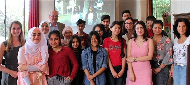 Gruppenbild mit Beteiligten des Museumsprojektes.