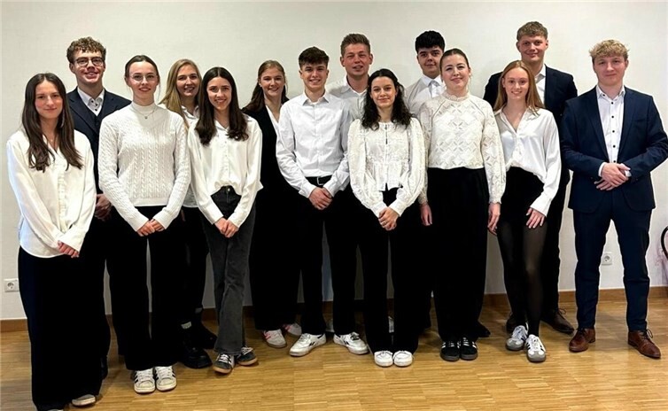 Gruppenbild mit den fleißigen Helfern des JGV Königsfeld.Foto: Saskia Antwerpen