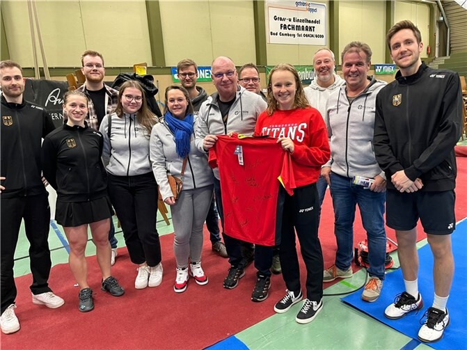 Gruppenbild mit deutschen Nationalspielerinnen und -spielern (v.l. Jan Colin Völker, Stine Küspert, Leona Michalski, Mark Lamsfuß.  Foto: Turngesellschaft