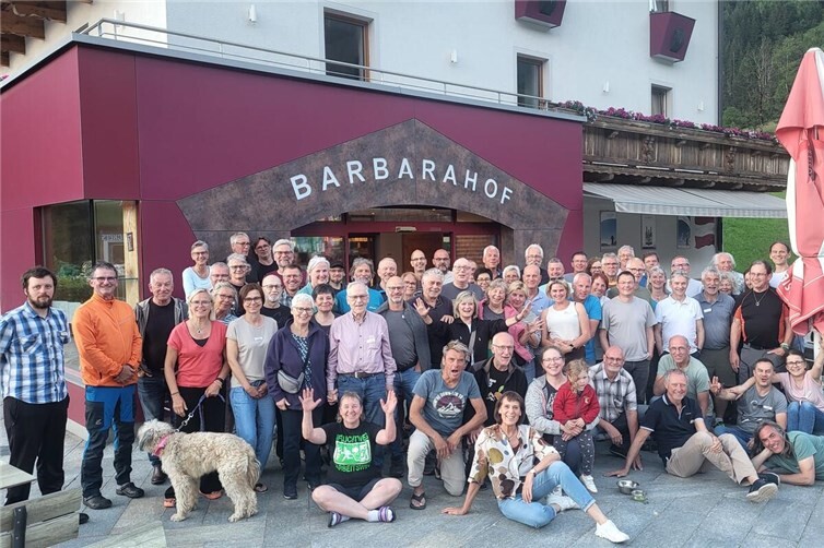 Gruppenbild vor dem Barbarahof.