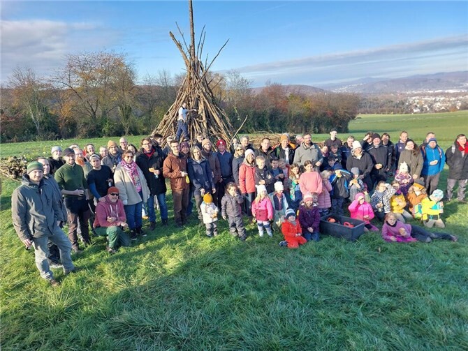 Gruppenbild vor dem Marinsfeuer