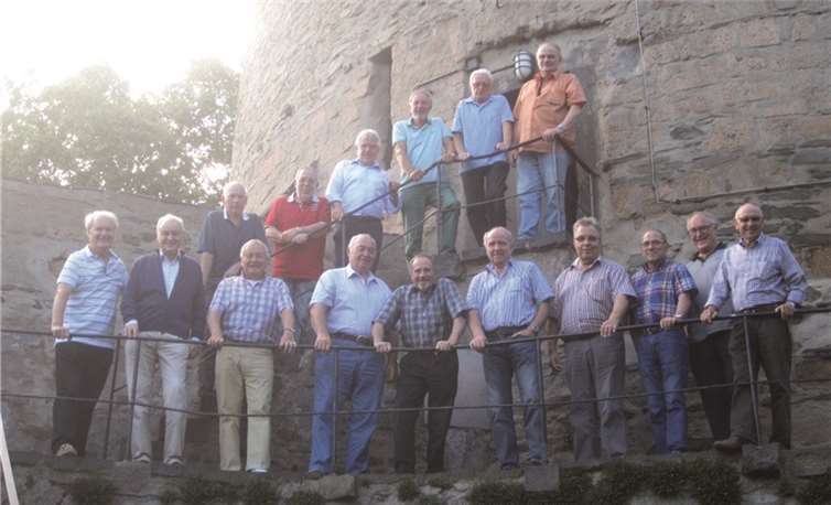 Gruppenfoto 2015 am "Runden Turm". privat