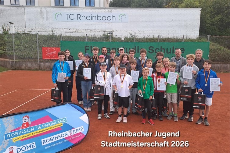 Gruppenfoto Jugend mit Team Siegerehrung