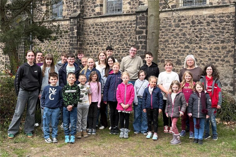 Gruppenfoto aller Teilnehmenden beim Kleppern in Wassenach