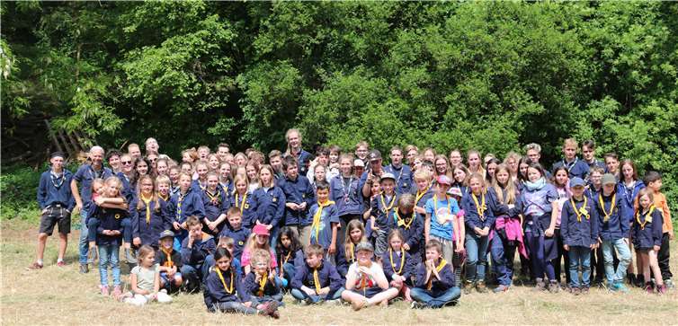 Gruppenfoto auf dem Pfingstlager im Schrumpftal.  privat