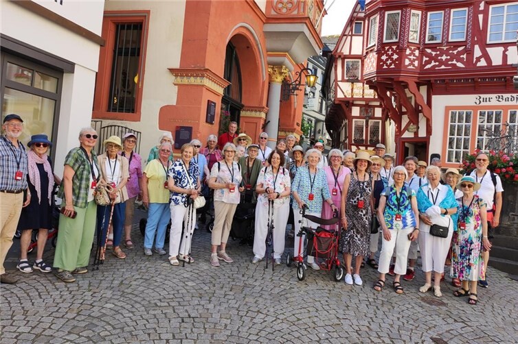 Gruppenfoto auf dem historischen Marktplatz in Bernkastel-Kues