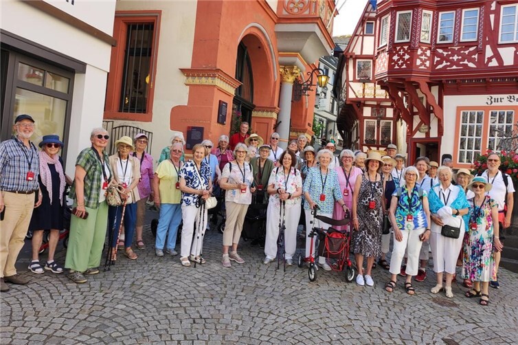 Gruppenfoto auf dem historischen Marktplatz in Bernkastel-Kues