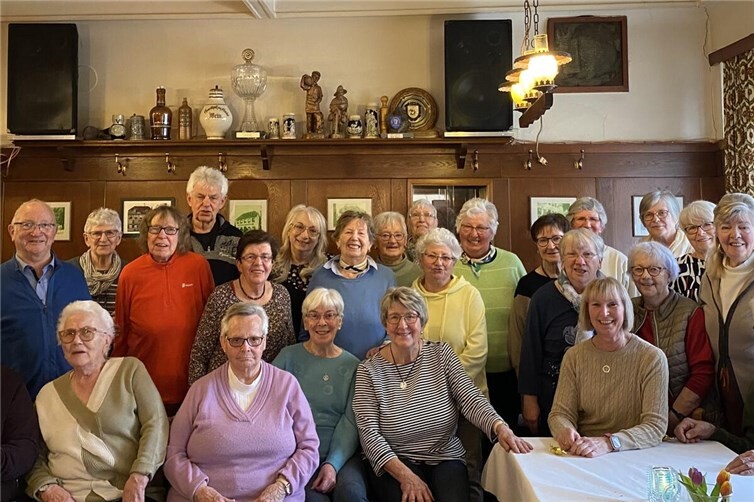 Gruppenfoto der Seniorensportgruppe unter der Leitung von Gabi Daum