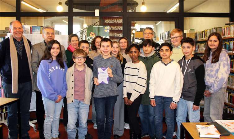 Gruppenfoto mit Tilo Stratman in der Mitte. Fotos: HG