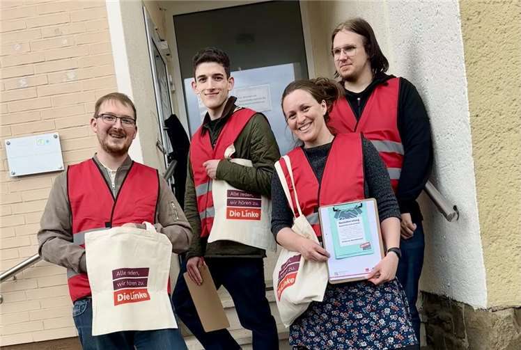 Gruppenfoto nach den Haustürgesprächen.  Foto: Jan Kopitzki