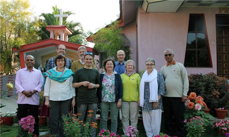 Gruppenfoto nach der Schulung im Pallottinerzentrum für „Lokale Kirchenentwicklung“ in Nagpur. Beate Zwick (2. v. links) aus Heimbach-Weis erhielt neue Perspektiven in Indien.