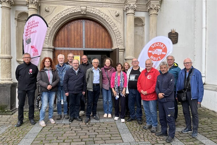 Gruppenfoto vor der Citykirche in Koblenz