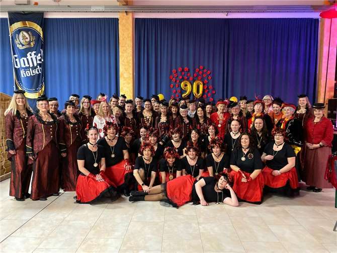 Gruppenfoto zum 90-jährigen Bestehen.Foto: privat