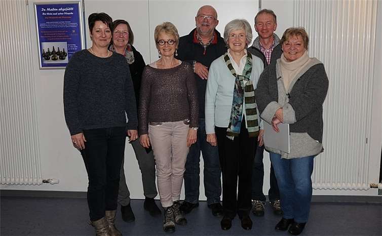 Gudrun Blum ( Beisitzende), Elisabeth Grewe ( Stellvertretende Vorsitzende), Melina Neumann( Beisitzende), Dr. Klaus Grewe ( Beisitzer), Ursula Fasselt (Vorsitzende), Frank Kuwertz ( Kassenwart), Renate Merzenich ( Schriftführerin) (v.l.n.r.).privat