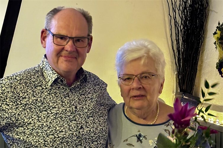 Gudrun Nist zusammen mit dem Vorsitzenden Hanspeter Hörning.
