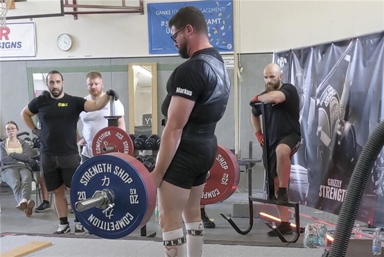 Gültiger Drittversuch mit 265kg
