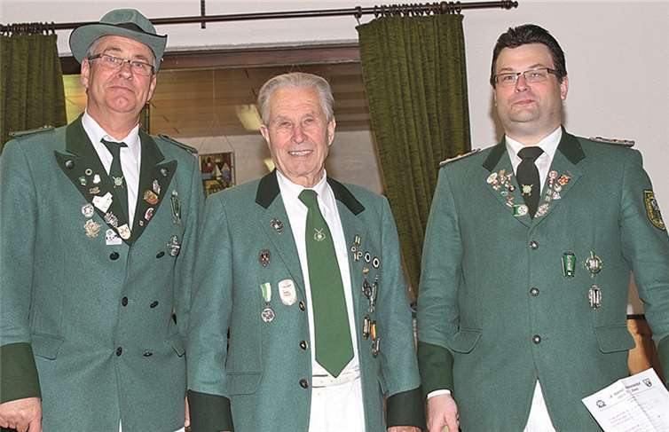 Günter Hartmann und Bernd Sauer nahmen die Ehrungen vor.