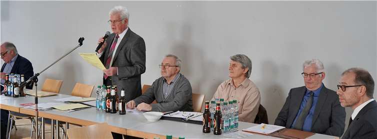 Günter Nerger, Vorsitzender des Kreis-Chorverbands,begrüßte die Anwesenden im Bürgerhaus Bölingen. Fotos: KG