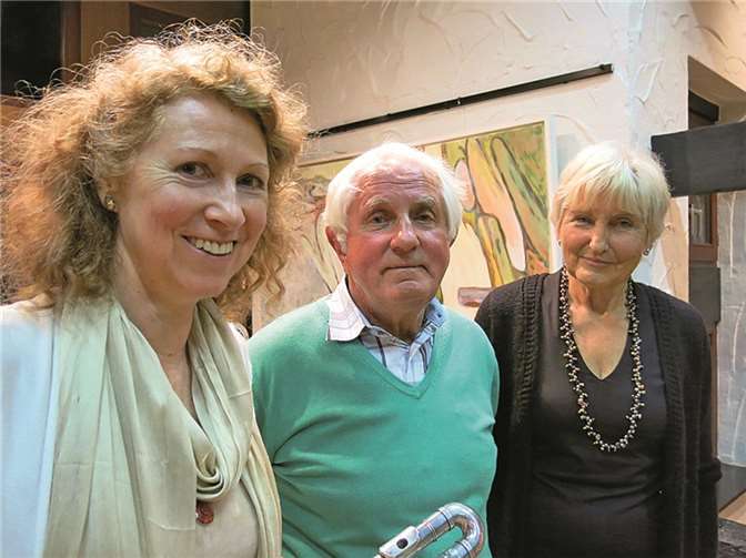 Günter Perkams mit Ilse Fuß (re.) und Cordelia Loosen-Sarr. Gemeinde Wachtberg/mm