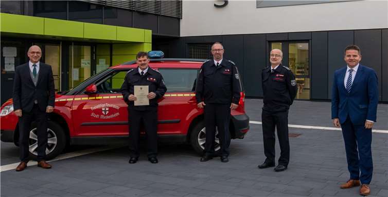 Günter Wiegershaus (2.v.l.) feierte sein 30-jähriges Jubiläum als Wehrleiter.Fotos: CEW