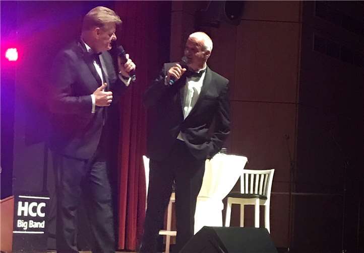 Günter und Georg Grohs führten gemeinsam durch den Abend. privat