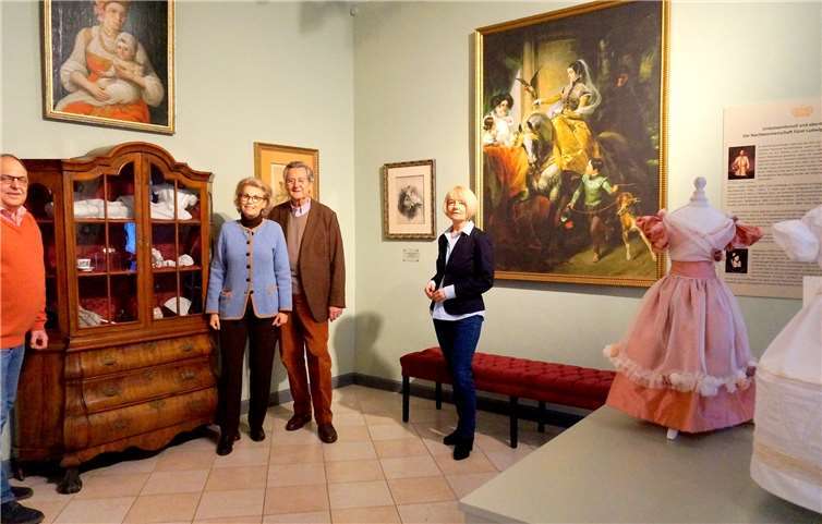 Günther Bomm, Fürstin Gabriela, Fürst Alexander und Dr. Sabine Dyas freuen sich über den Förderbescheid (v. li.).Foto: Kultur Verein Schloss Sayn