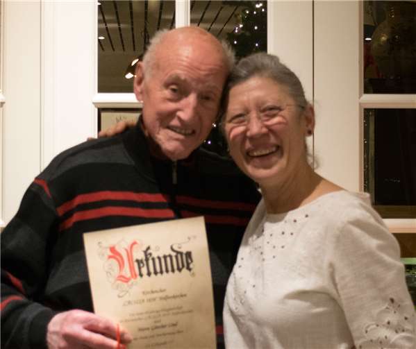 Günther Lind wurde für 60 Jahre als aktives Chormitglied geehrt.