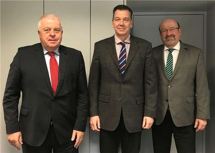 Guido Ernst, Dirk Rieck-Gangnus und Bürgermeister Herbert Georgi trafen sich im Krankenhaus Remagen.privat