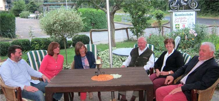 Guido Ernst (MdL) stellte sich den Fragen der Bürgerinnen und Bürgern von Schalkenbach. privat