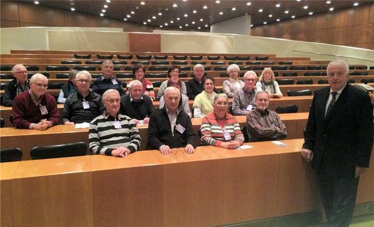 Guido Ernst diskutierte mit der Besuchergruppe aus dem Wahlkreis aktuelle Themen. privat