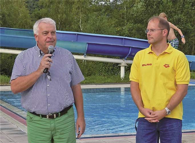 Guido Ernst und Volker Pütz erörterten die Zukunft der Schwimmausbildung.