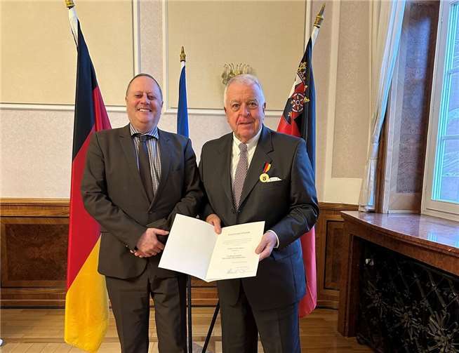 Große Verdienste für Politik und Gesellschaft Guido Ernst wurde mit der Verdienstmedaille des Landes ausgezeichnetFoto: SGD Nord/Gandner