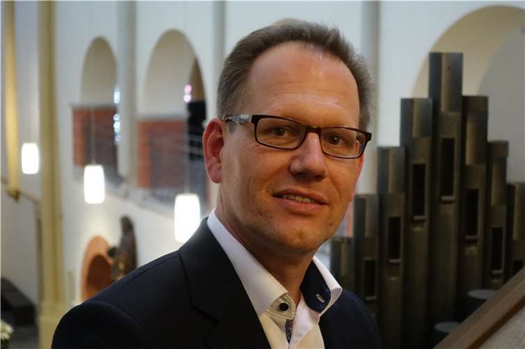 Guido Harzen hat ein unterhaltsames Programm für die 61. Bendorfer Marktmusik zusammengestellt. Quelle: Stadt Bendorf