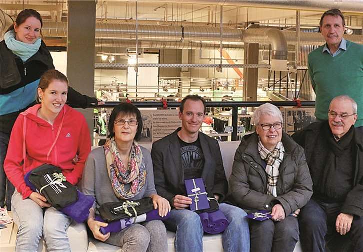 Guido Kehr und Christel Kämpf schickten die beiden ältesten Werbeanzeigen ein und gewannen damit den 1. und 2. Platz. Claus Eschenauer und viele weitere Teilnehmer gewannen weitere Sachpreise. privat