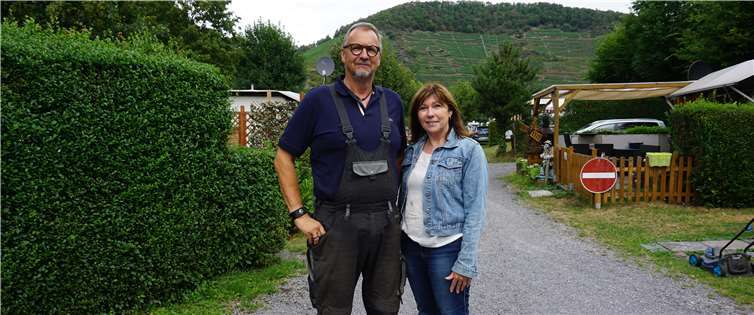 Guido Kurzbach und Helga Dettmann möchten die Campingplatz nicht so leicht aufgeben. Fotos: ROB