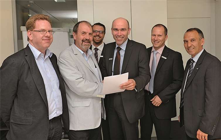 Guido Mombauer, Vorstandsmitglied der Kreissparkasse Ahrweiler, IHK-Geschäftsführer Dr. Bernd Greulich und Schulleiter Werner Surges setzen sich ein für die Zusammenarbeit von Schulen, Berufsberatung und Wirtschaft.  Privat