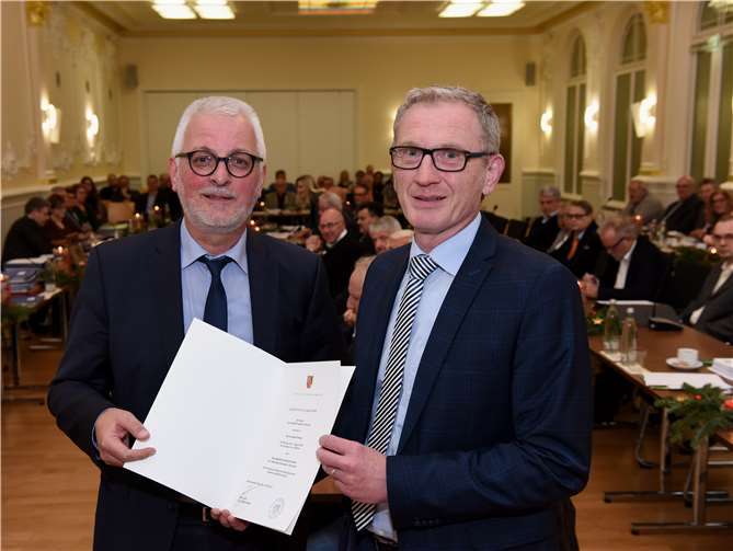 Guido Orth (rechts) wurde offiziell in sein Amt eingeführt.Fix