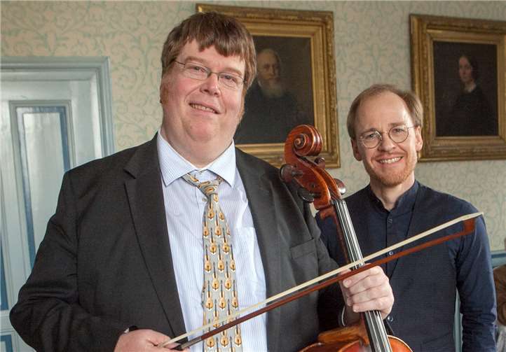 Guido Schiefen am Violoncello und Markus Kreul am Flügel interpretierten Werke von Schumann und Brahms.JOST