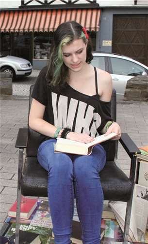 Guiliana Deutschmann trug Schlüsselszenen aus Klassikern der Jugendliteratur vor. HG