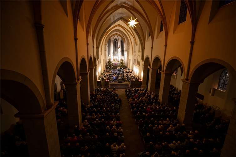 Gut 1000 Besucher füllten die Florinskirche. Foto: Bundeswehr/MichaelLaymann