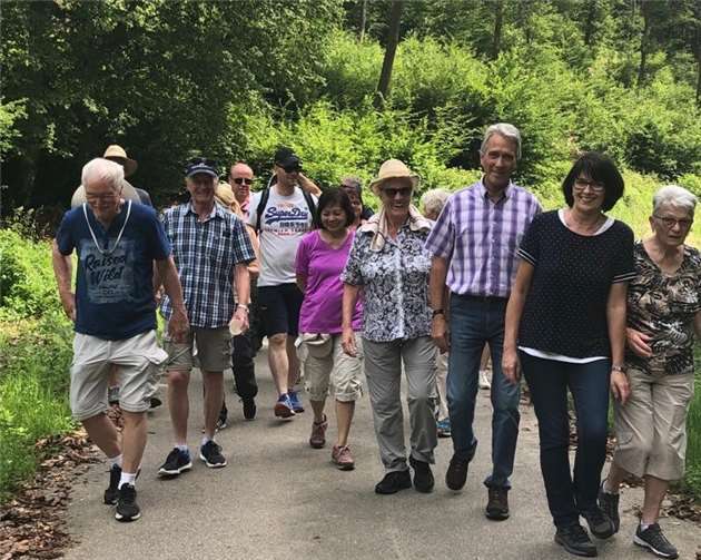 Gut 30 Ortsinteressierte wanderten durch die Gemarkung Ellingen. Foto: privat