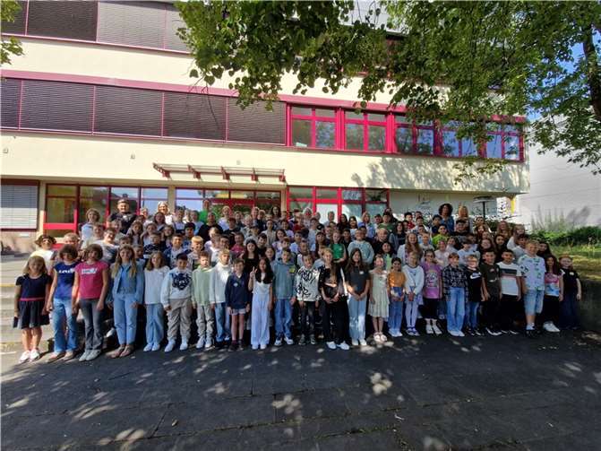 Gut ausgerüstet starten die 117 Mädchen und Jungen in ihre Schulzeit an der Geschwister-Scholl-Realschule plus in Andernach. Foto: Linda Pfannschmidt